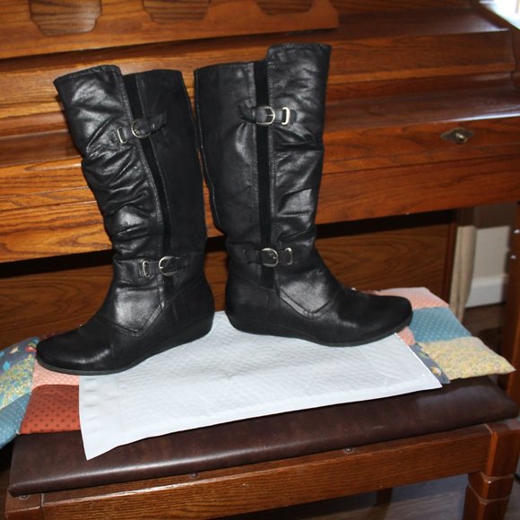 Baretraps (shayne) wedge  black ladies boots size 9 1/2 m. - Picture 2 of 6